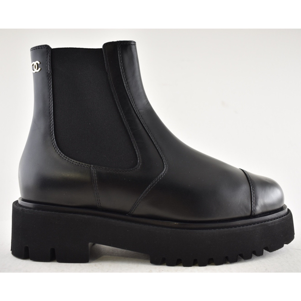 Chanel 24B Black Calfskin Leather CC Logo Pull On Chelsea Ankle Platform Boot 39 - Picture 2 of 16